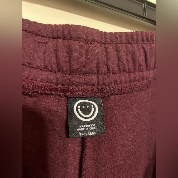 Neff Graffiti Spray Paint Splatter Tapered Leg Sweatpants Mens Size 2XL NWT - Picture 7 of 10